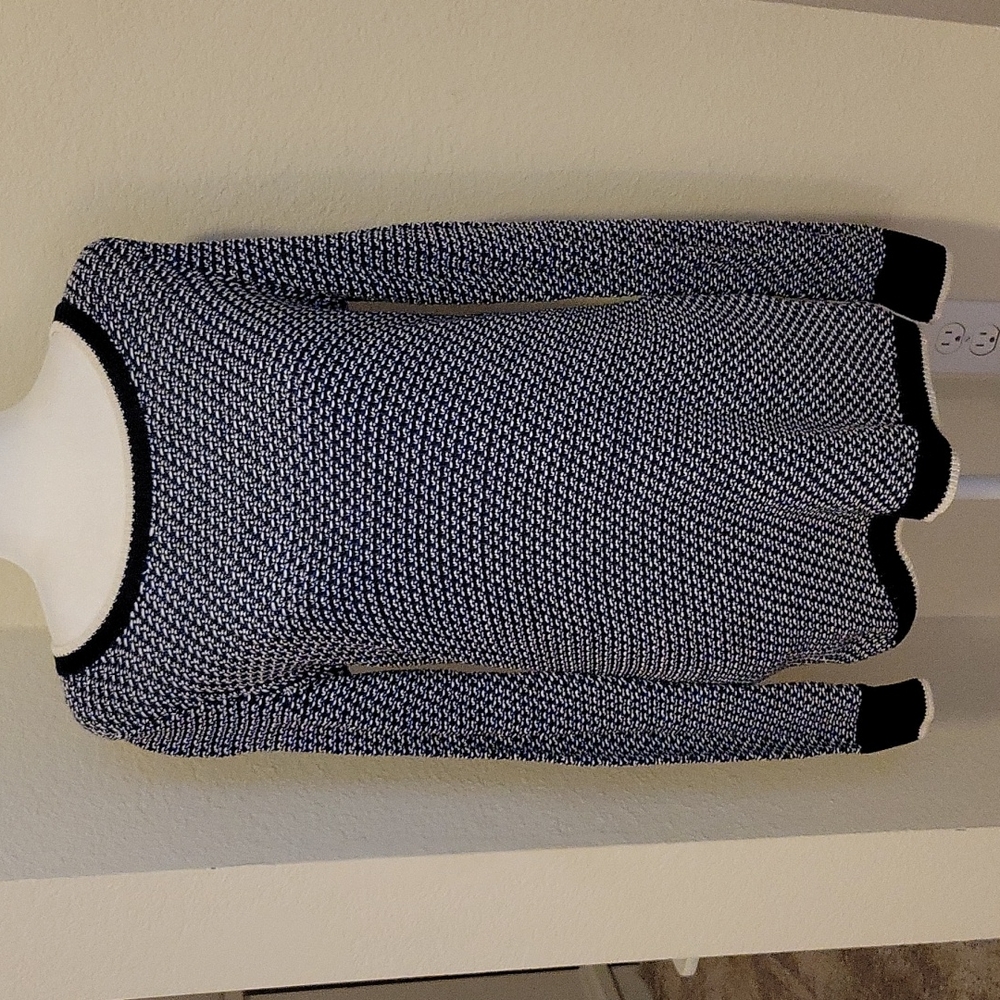 TALBOTS NAVY/WHITE KNIT TUNIC